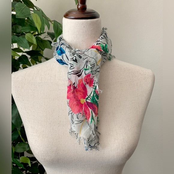 GAP Floral Print Cotton Scarf - NWT - Picture 3 of 8